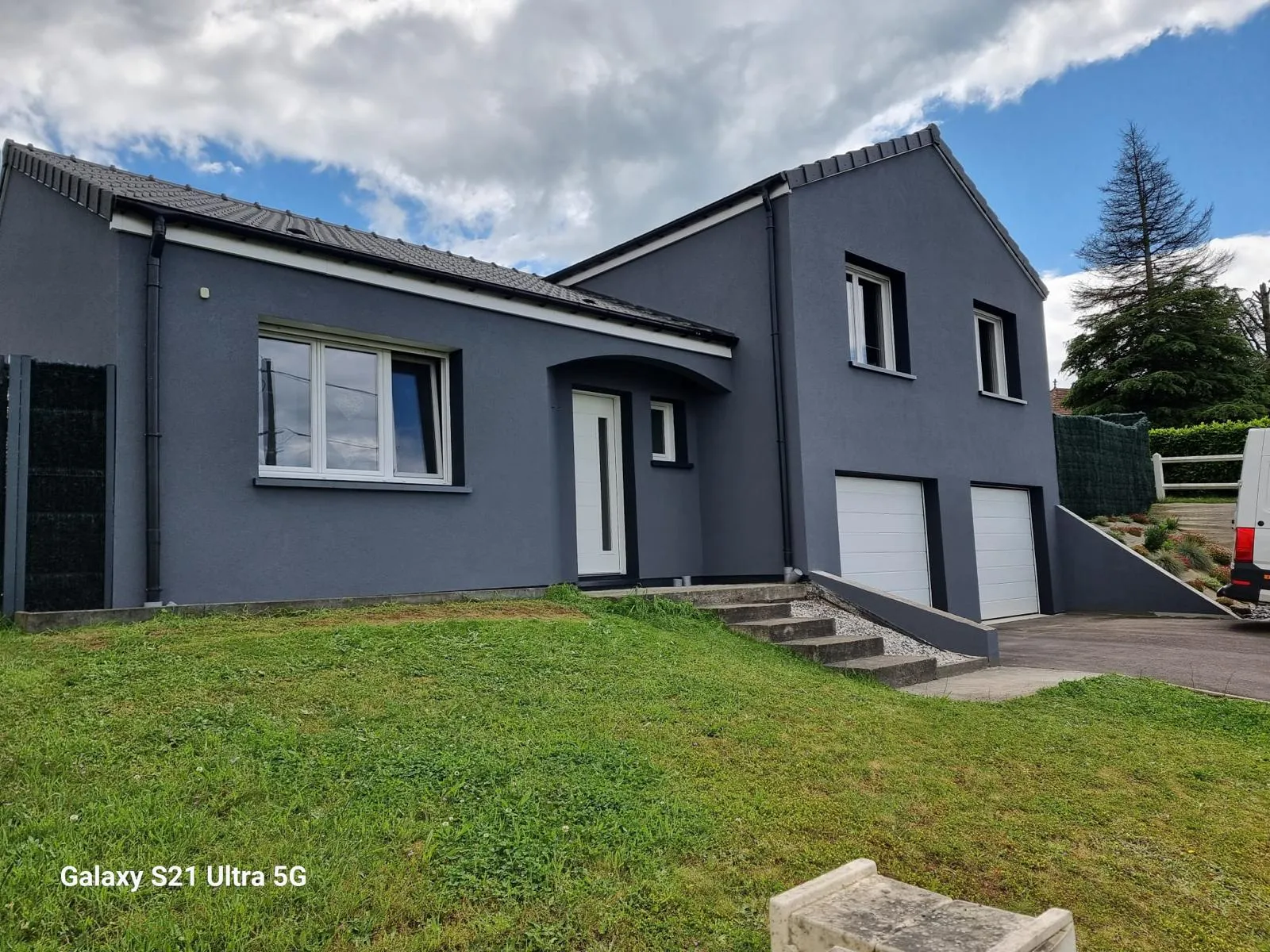 Rénovation énergétique d'une façade au Luxembourg par ZF Fassaden